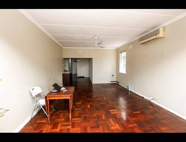 2.5 BEDROOM APARTMENT FOR SALE IN GLENWOOD